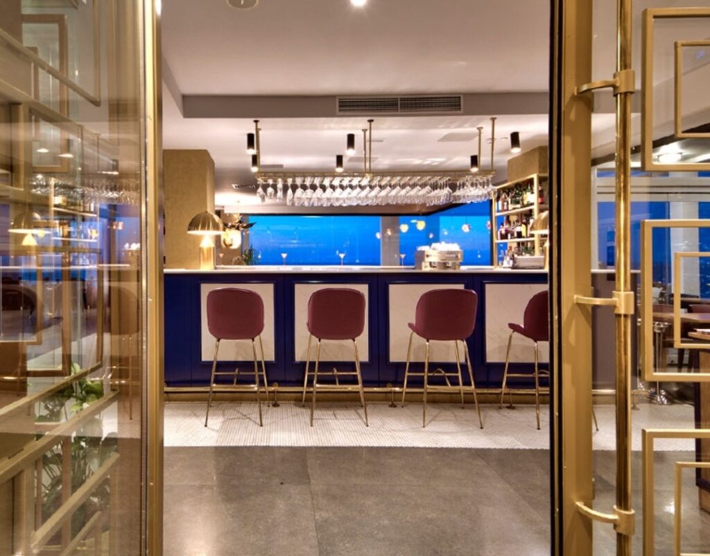 Best cocktail bars in Malta- Skyroom Cocktail Bar & Grill 