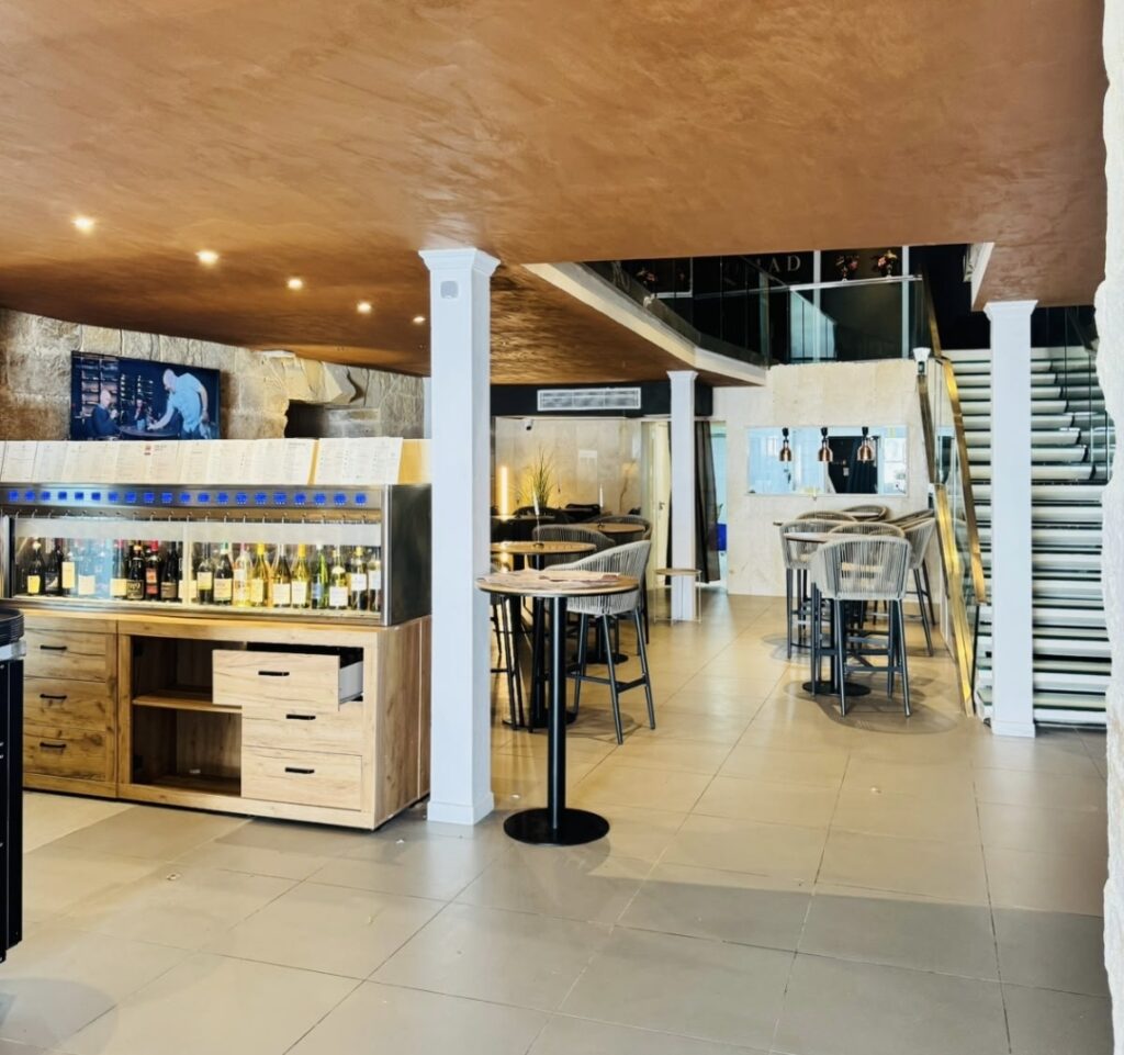 Vinomad Valletta Bar