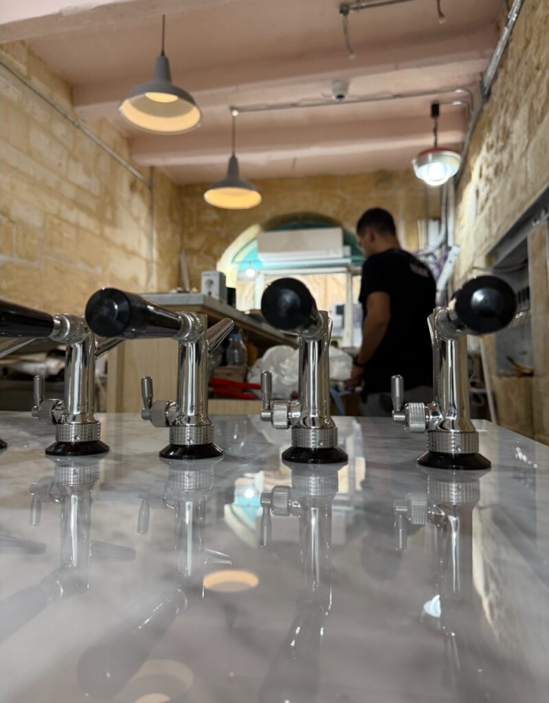 The Huskie Craft Beer Company , Off the Hook, Taproom, Valletta 